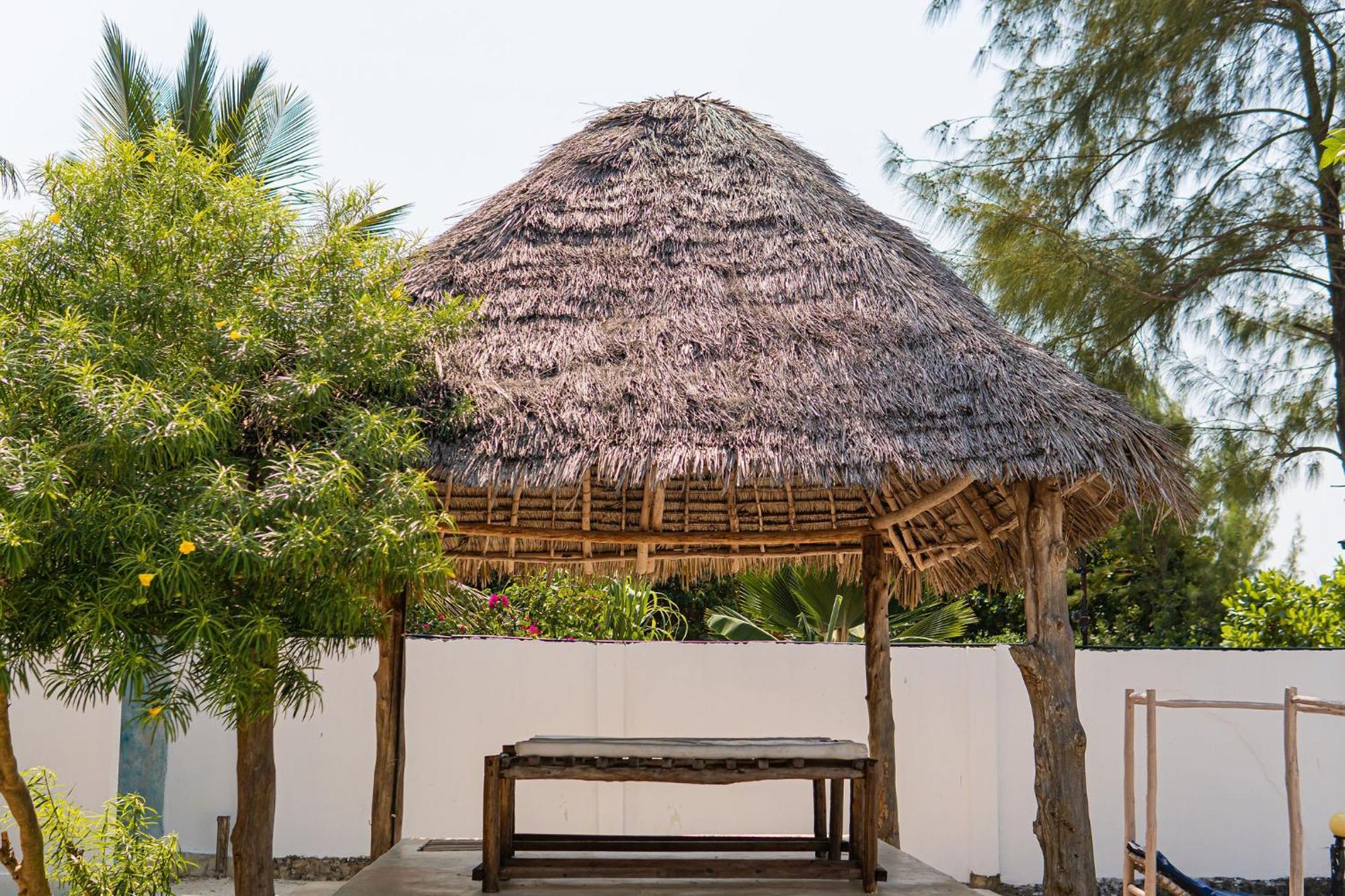 Jaribu Beach Hotel Paje Exterior photo